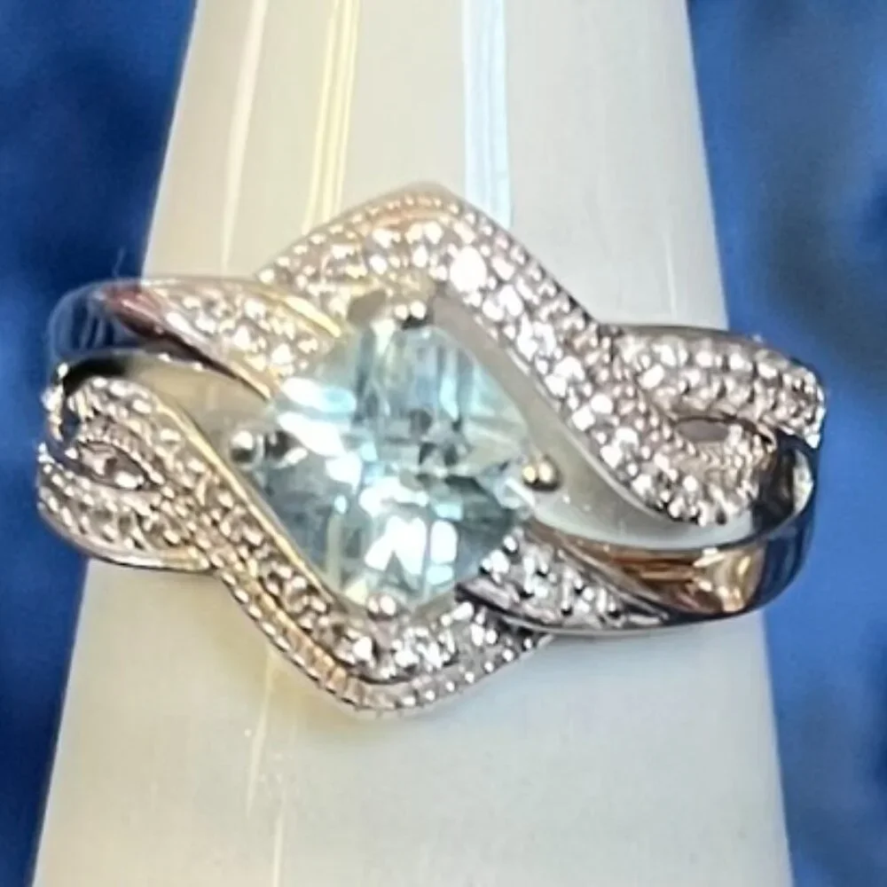 Kay Jewelers Sterling Silver Blue Topaz & White Sapphire Ring – Size 7 - Picture 6 of 8